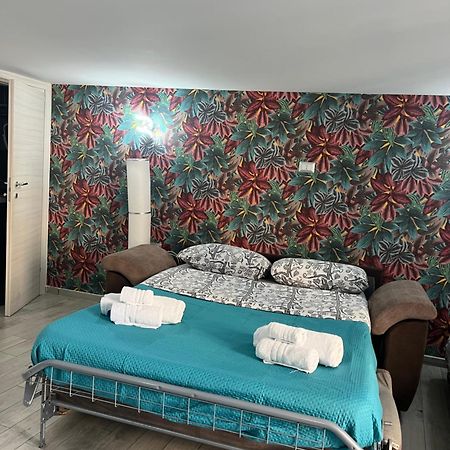 לינה וארוחת בוקר Napoli Centro-La Casa Di Lucio מראה חיצוני תמונה